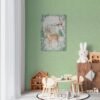Craquez pour le papier peint uni vert sauge intissé A.S. Création AS771788. Son effet textile et sa teinte vert pastel créent une décoration douce, lumineuse et apaisante pour toute la maison.